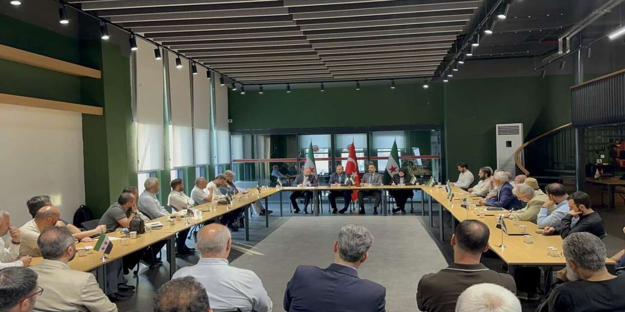 Suriye'nin Ankara Büyükelçisi İstanbul'da STK'lar ile biraraya geldi