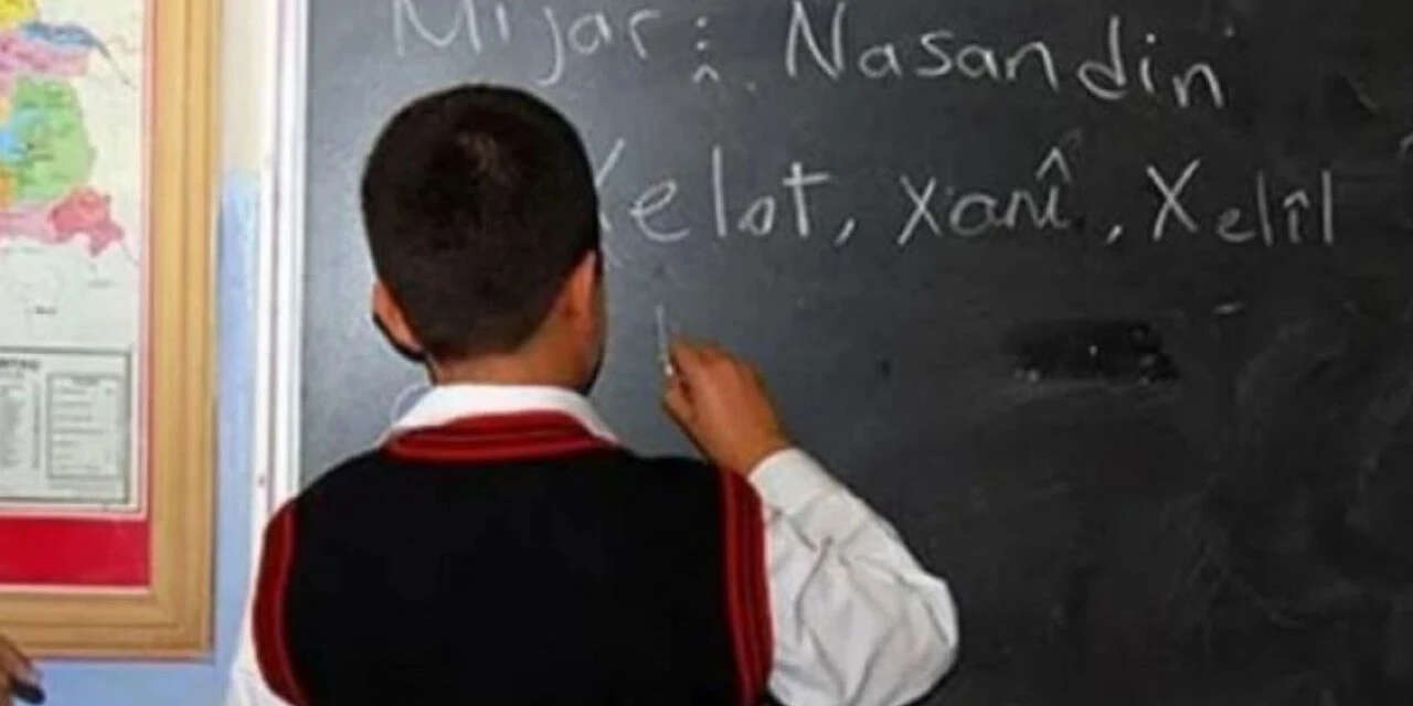 Şam’dan müfredat adımı: Tarih, coğrafya ve felsefe kitapları Kürtçeye çevrilecek