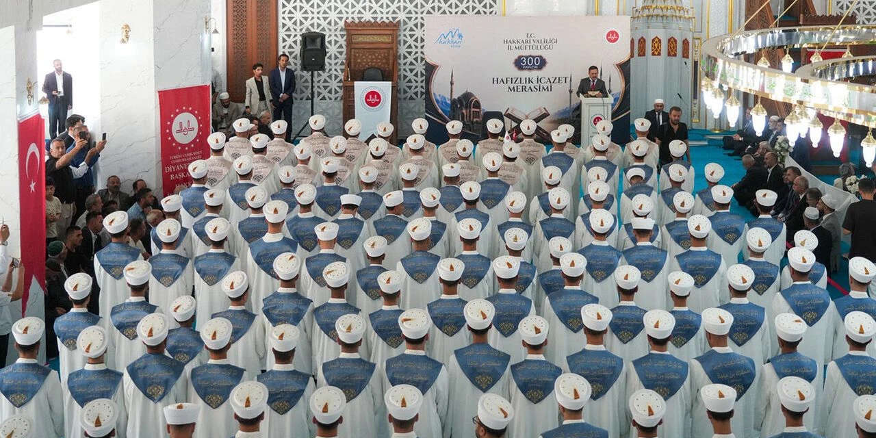 Hakkâri’de 300 öğrenci icazet aldı!