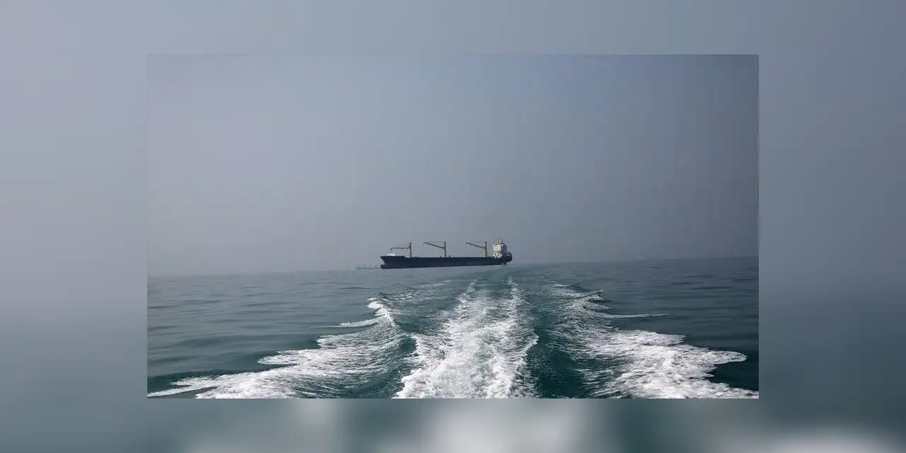 Hürmüz Boğazı’nda ticari gemilerin bekleyişi sürüyor