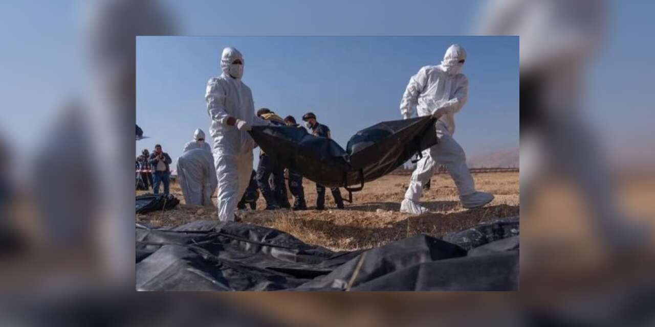 Suriye'de devrik Esed rejiminin askeri karargahında toplu mezar bulundu