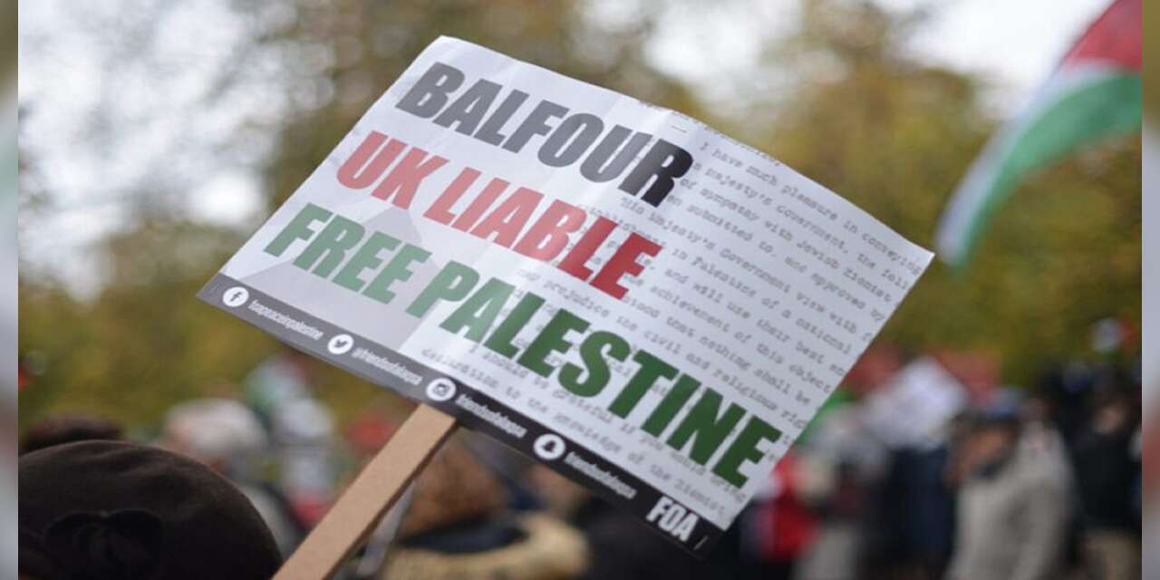 Londra işgal konusunda tutumunu değiştiriyor, ancak kendi tarihi konusunda değil