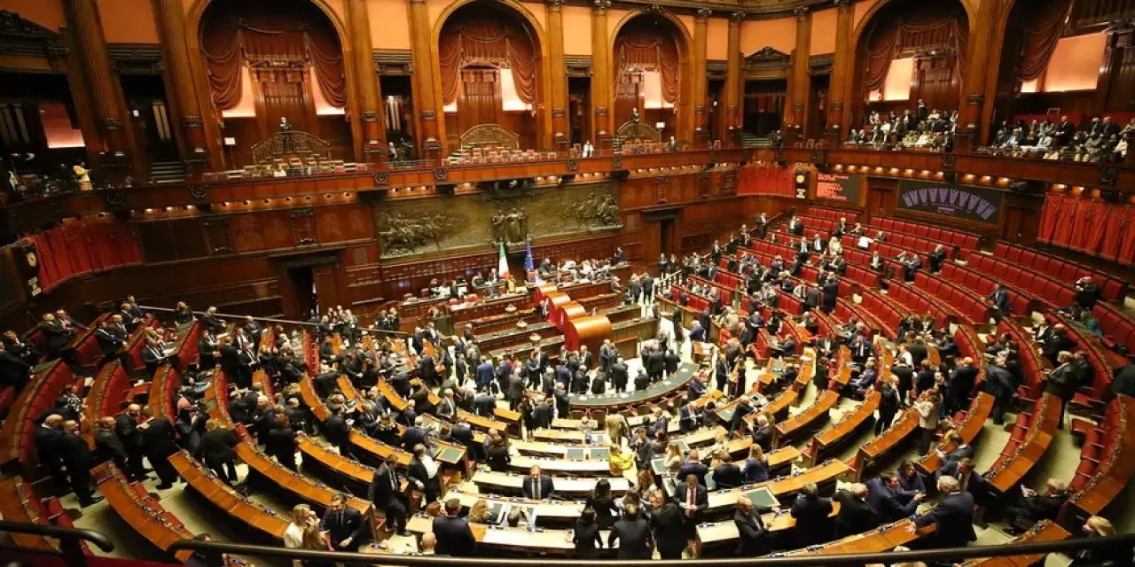 İtalya'da Meloni hükümetinin hazırladığı seçim yasası reformu Senato'dan onay aldı