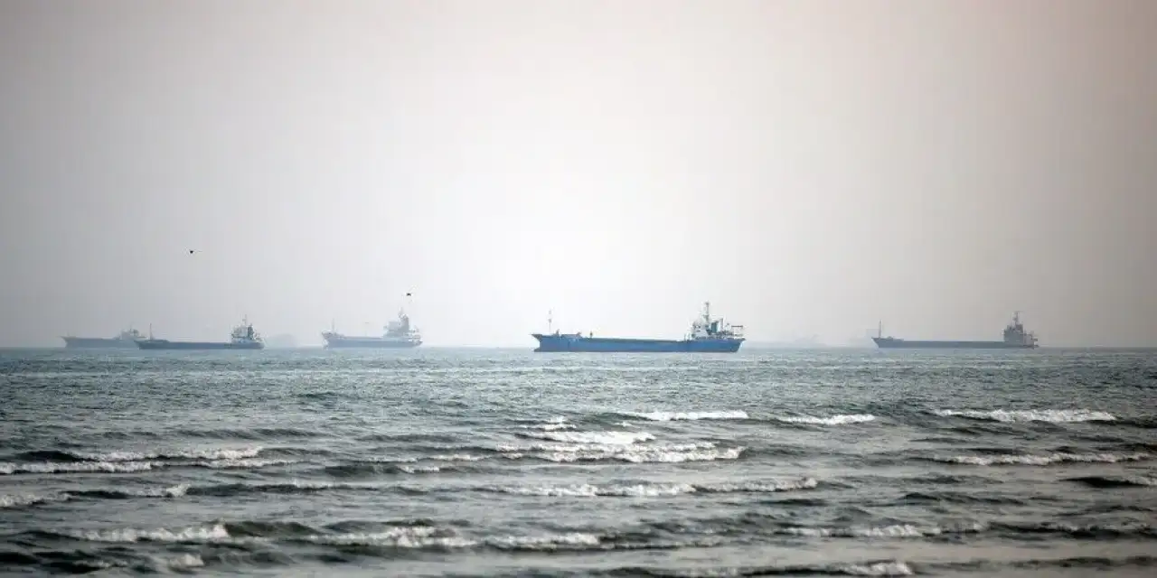 İran, Hürmüz Boğazı'nda "geçiş düzenlemelerine" uymayan gemilerin yüklerine el koymaya hazırlanıyor