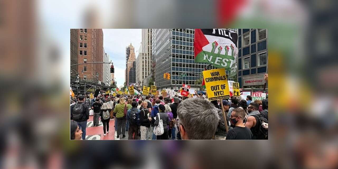 New York'taki Netanyahu protestosunda yaklaşık 100 kişi gözaltına alındı