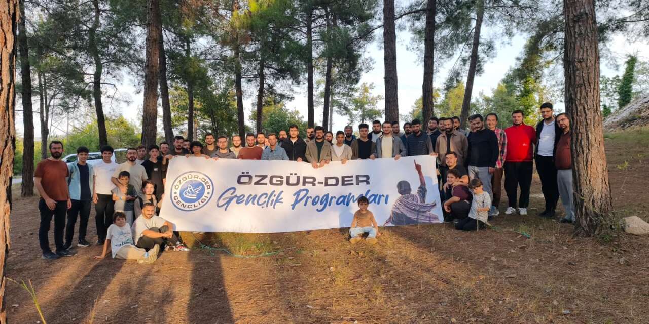 Özgür-Der Gençliği İstanbul'da piknikte bir araya geldi
