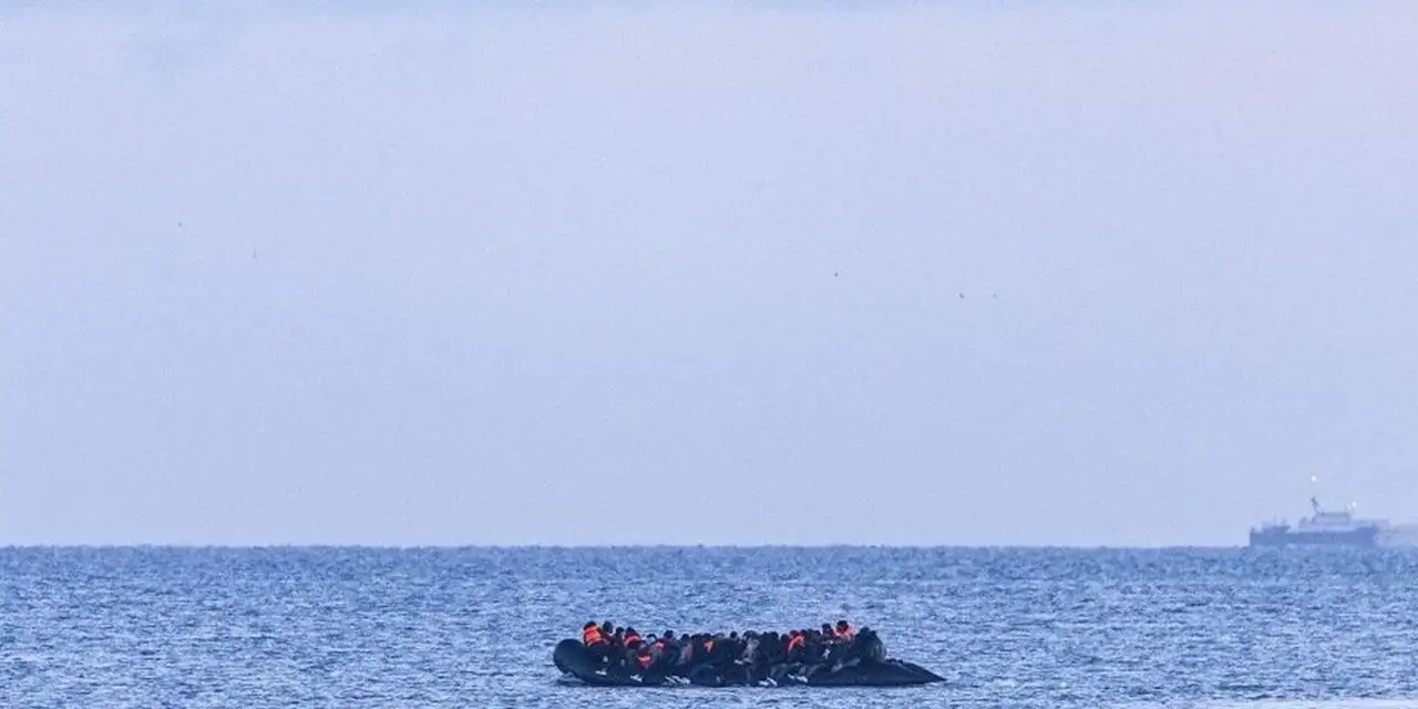 Manş Denizi'ni geçerken 3 göçmen hayatını kaybetti