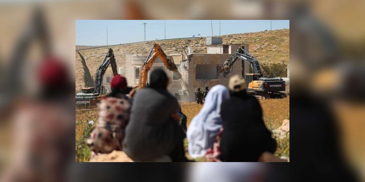 İşgalci İsrail Negev Çölü bölgesinde Filistinlilere ait 80 evi yıktı