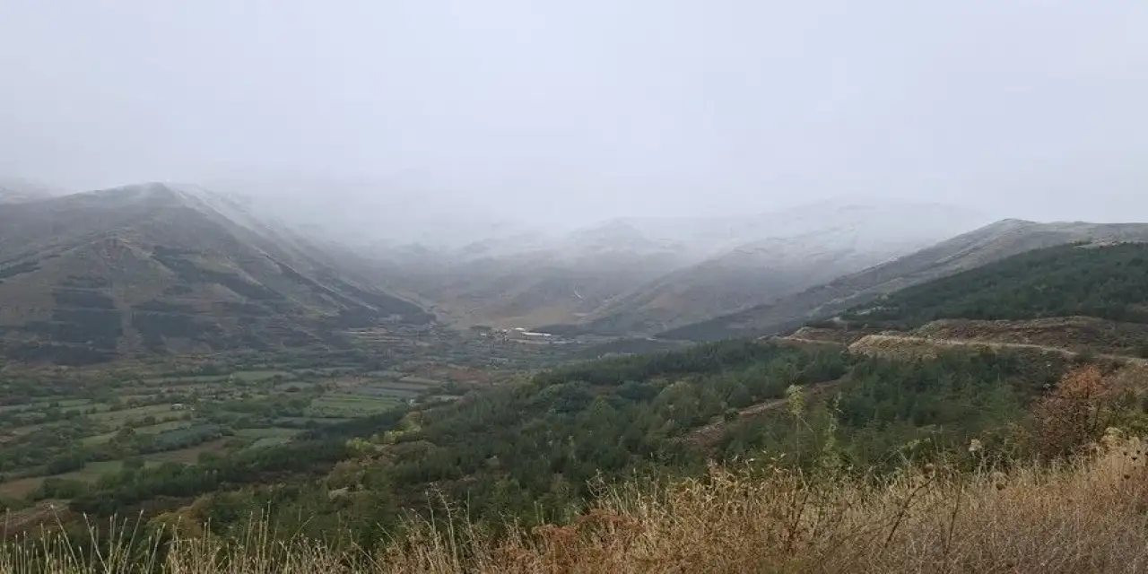 İzmir'in yüksek kesimlerine kar yağdı
