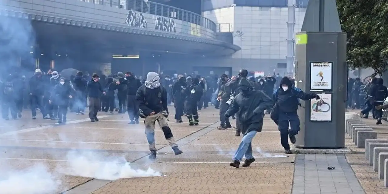 Belçika'nın Liege kentindeki protestolarda 45 kişi gözaltına alındı