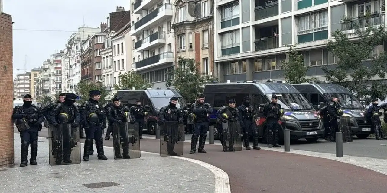 Fransa'nın Toulon şehrinde hafta sonu yapılacak gösteriler yasaklandı