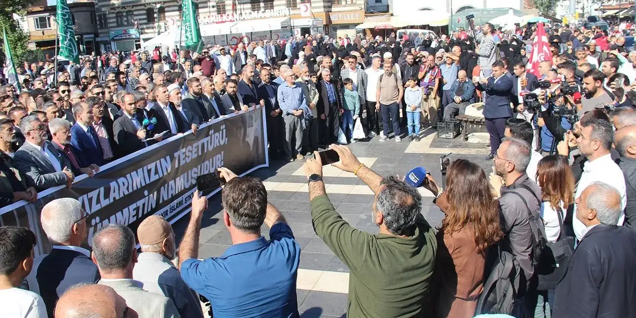 Diyarbakır'da Azerbaycan'daki başörtüsü yasağına tepki