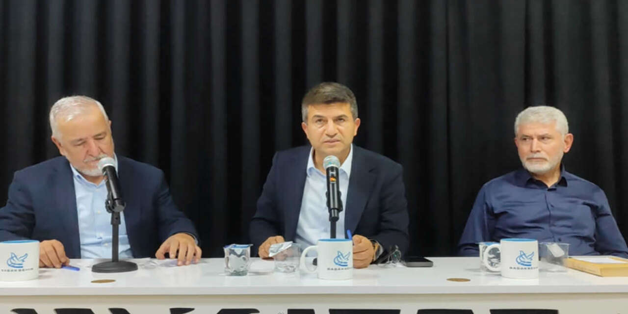 Özgür-Der Başakşehir’de “Barış veya terörsüz Türkiye sürecinin önündeki engeller” konuşuldu