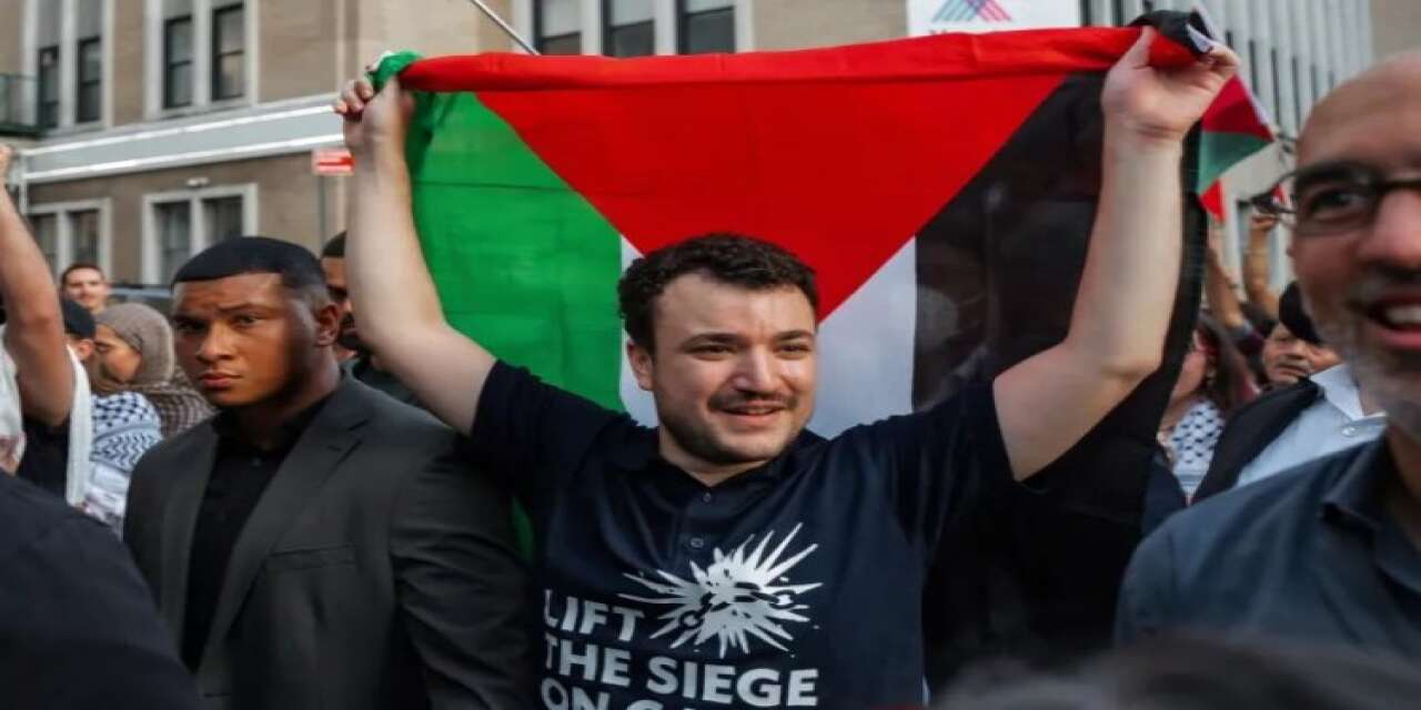Filistinli aktivist Mahmud Halil, tutuklanmasından bu yana ilk kez Columbia Üniversitesine döndü