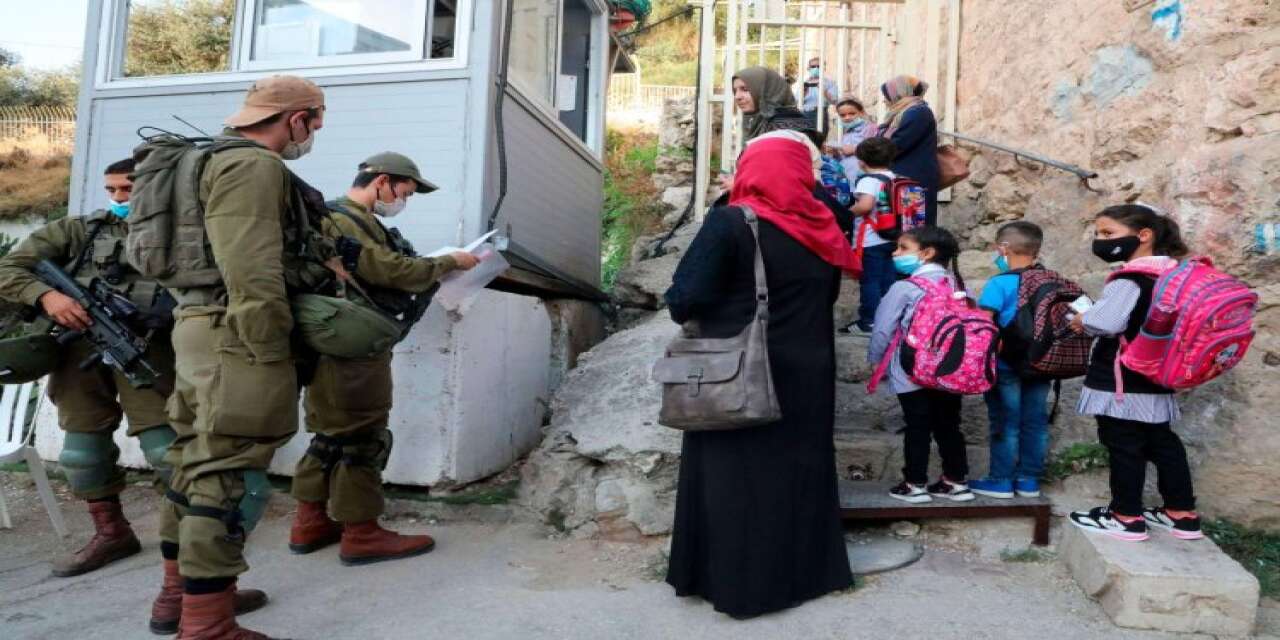 İşgal güçleri El Halil'de 80 bin öğrenciyi yüz yüze eğitimden mahrum bırakıyor