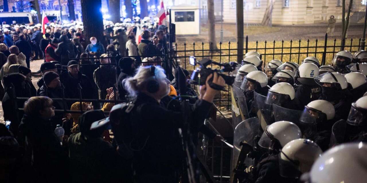 Polonya'da Anayasa Mahkemesi krizi: Neler oldu?
