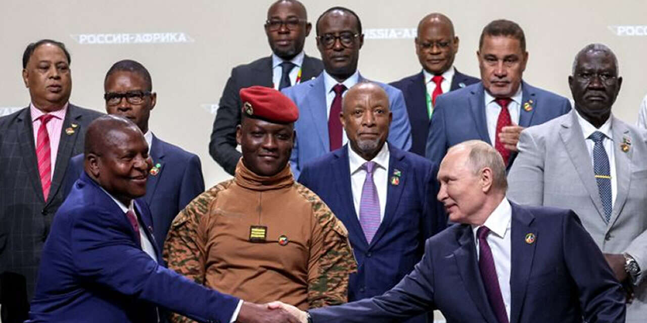 Rusya, ortaklık kisvesi altında Afrika’ya bağımlılık satıyor