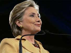 Hillary çekildi; Obama ilk siyahi aday