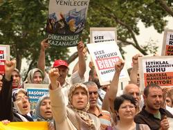 Grup Yürüyüş, Anayasa Mahkemesi'ni protesto etti