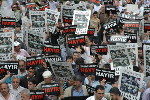 Yargı İslamı yargılayamaz, cübbeli darbeye direneceğiz