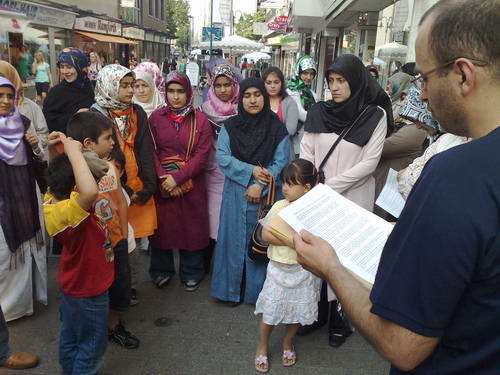 Almanya'da başörtüsü eylemi...