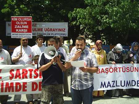 Akyazı'da 71. Başörtüsü Eylemi