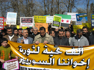 Suriye Sınır Kapısında Esed Protesto Edildi