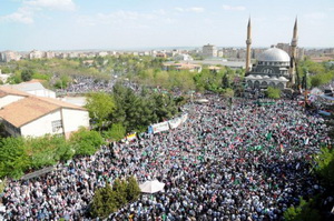 Diyarbakır’da Kutlu Doğum Meydana Sığmadı