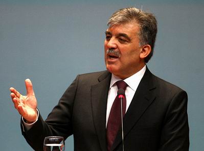 Abdullah Gül, Darbeci Mansuru Tebrik Etti