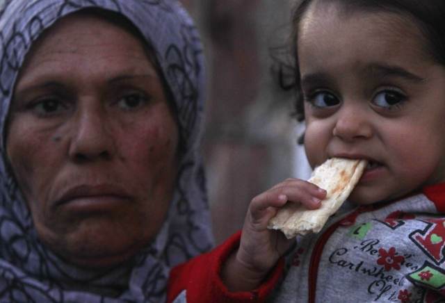 Suriyede 2 Milyon Çocuk Açlık Sınırında (FOTO)