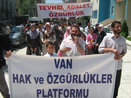 Van’da 99. Başörtüsü Eylemi