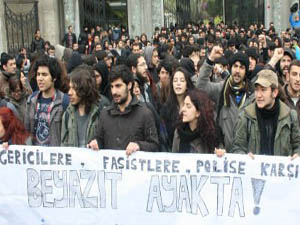 Müslüman Öğrencilere Tutuklama Talebi