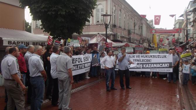 Darbecilerin Katliamları Bartında Protesto Edildi