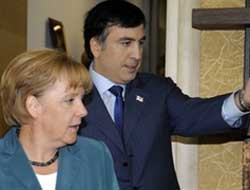 Merkel’e Büyük Tepki