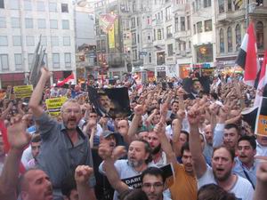 İstiklal Caddesinde Mısır Yürüyüşü (FOTO-VİDEO)