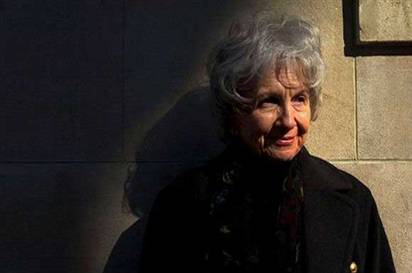 Nobel Edebiyat Ödülü Kanadalı Kadın Yazarın