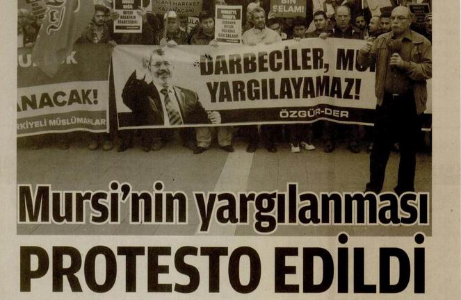 Mursi'nin Yargılanması Protesto Edildi