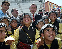 “Erdoğan Önce Kürtleri Savunmalı!”
