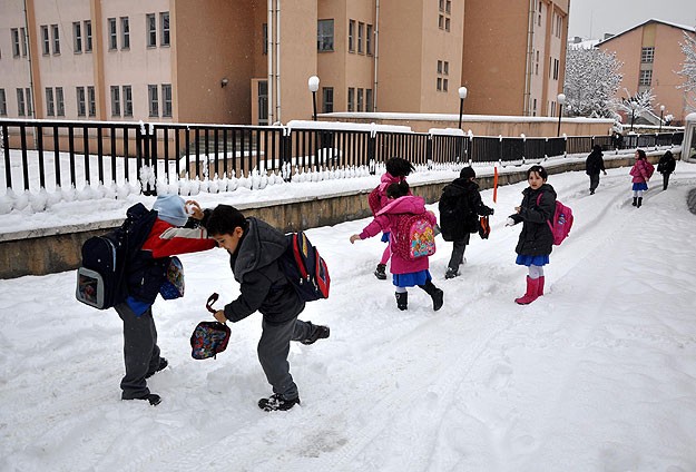 Kar Yağışı Nedeniyle 15 İlde Okullar Tatil