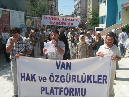 Van’da 105. Başörtüsü Eylemi
