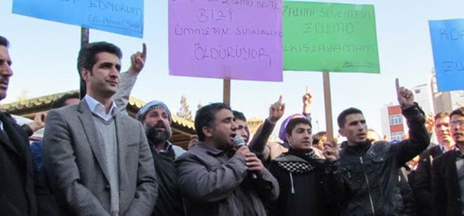 Siverek’te Suriye’deki Vahşet Protesto Edildi