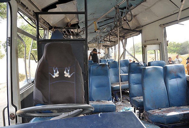 Mısır'da Turist Otobüsüne Saldırı: 3 Ölü, 14 Yaralı
