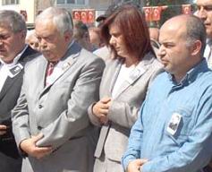 CHP'li kadın vekilden namaz şov!
