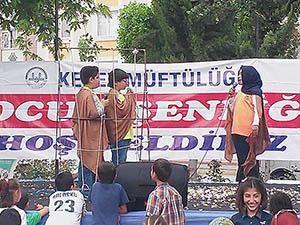 Antalya'da Çocuklardan Özgürlük Konulu Tiyatro