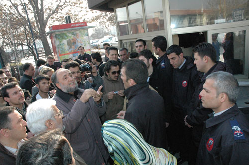 İLKAV’ın Beyaz Masası faaliyette