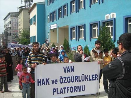 Van’da 109. başörtüsü eylemi