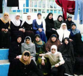 Filistinli Bayan Tutsaklara Vahşi Zulüm