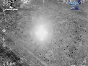 Irak Uçakları Musul'u Bombalıyor