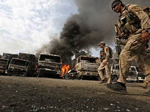 Taliban NATO'nun Petrol Kamyonlarını Patlattı