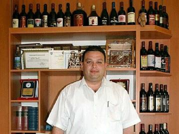 AKP'li şarapçı başkana meyhane yasağı